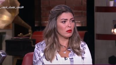 «راجل و 2 ستات».. متى يغار الرجل من المرأة| فيديو