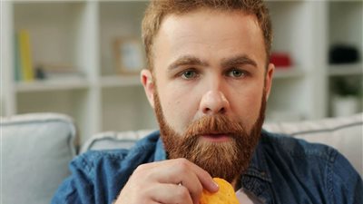 زوجة تخلع زوجها: مدمن 