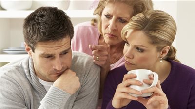 استشاري علاقات أسرية: امتلاك حماتك لنسخة من مفتاح منزلك مرفوض 