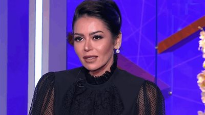 لقاء الخميسي: 