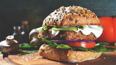 طريقة سهلة لعمل البرجر النباتي المناسب للدايت 