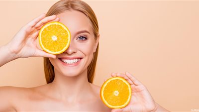 في موسم البرتقال.. تعرفي على فوائده الخمس لبشرتك