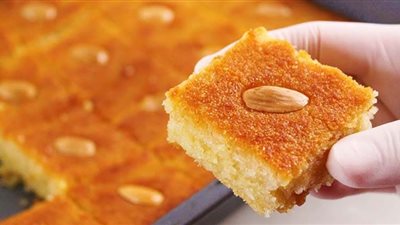 «حلّي بوقك».. طريقة عمل البسبوسة بالمكسرات للشيف منال العالم