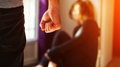 زوجة في دعوى طلاق: سرق مليون جنيه من والدي وهرب