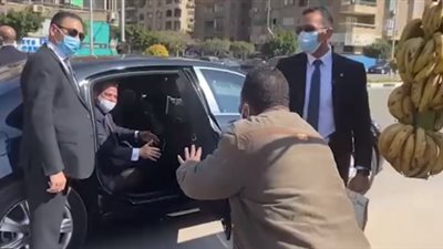 الرئيس السيسي يسكن قلوب المصريين.. ومواطن: «حبيبي ياريس»