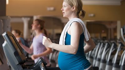 «لصحة البيبي».. فوائد التمارين الرياضية للمرأة الحامل وأنواعها