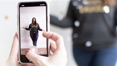 قانوني :فيديوهات الروتين اليومي على التيك توك دعارة إلكترونية 