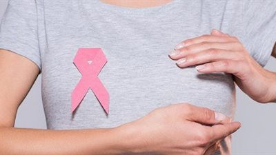 الامتناع عن الرضاعة والإنجاب المتأخر .. 5 سلوكيات قد تؤدي للإصابة بسرطان الثدي 