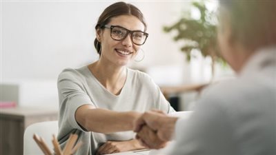 حتى تضمني الوظيفة.. كيف تكسبي مديرك خلال «الانترفيو»