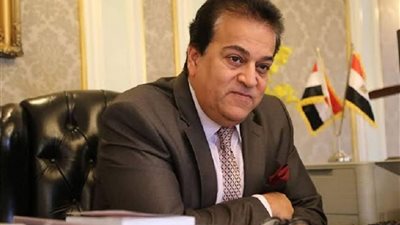 هل يتم تأجيل الدراسة بسبب أوميكرون؟ الصحة تجيب| فيديو 