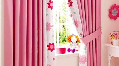 تعبر عن أنوثتها.. طرق اختيار ستائر غرفة نوم ابنتك