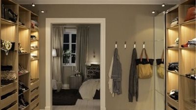 «دريسينج روم».. تعلمي كيفية تصميم غرفة ملابس مثالية في بيتك