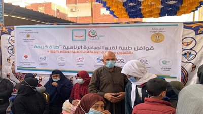 «حياة كريمة» تنظم قافلة طبية في صان الحجر بالشرقية