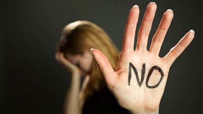 «العُزلة والمشاعر الانتقامية».. مشاكل نفسية تُعانيها النساء بسبب التحرش الجنسي