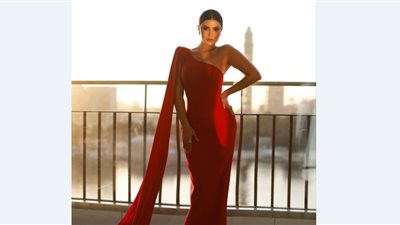 بالأحمر الناري.. هدى الإتربي تخطف الأنظار في أحدث ظهور لها| صور