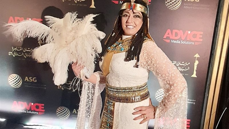 الفنانة هند عاكف