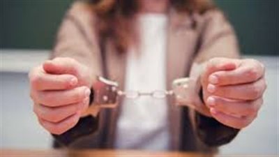 ضحاياها تلاميذ مدرسة ابتدائي.. «حرامية الذهب»: ادعيت أنني ولية أمر لأسرق