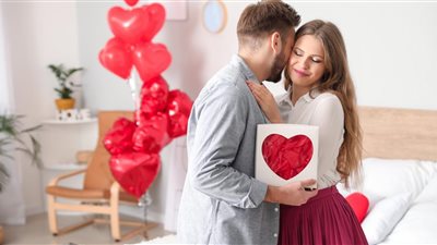 أفكار جديدة للاحتفال بذكرى الزواج الأول.. والحل مع وجود مولود جديد