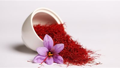 الزعفران «إكسير الجمال» لوجهك.. يُحارب الشيخوخة والتجاعيد