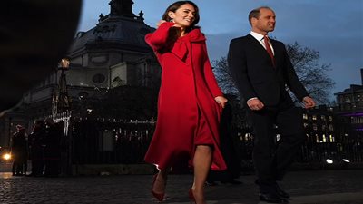 «بالأحمر».. كيت دوقة كامبريدج تحتفل بعيد الميلاد رفقة زوجها والعائلة المالكة| صور