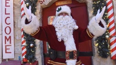 أول سانتا كلوز في الشرق لـ«هير نيوز»: أتمنى السلام للعالم.. صور