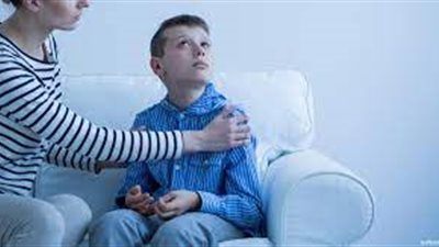 «لا يستجيب ويرفض الحديث».. علامات شائعة تظهر على الأشخاص المصابين بالتوحد