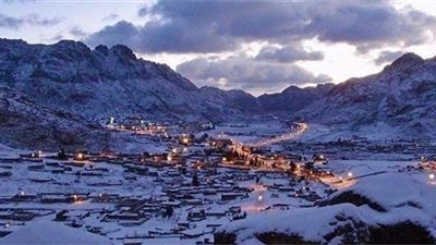 «جبل البنات الأشهر».. سانت كاترين أجمل مدينة ثلجية في العالم بالكريسماس| صور