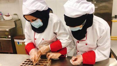 حول صناعة الشيكولاتة.. «قومي المرأة» يختتم ورشة الكريسماس| صور