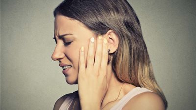 التهاب الأذن في الشتاء.. الأسباب والأعراض والعلاج