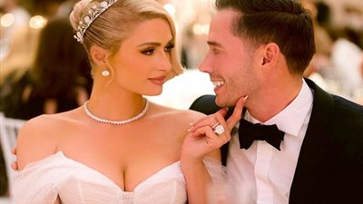 أبرزهن باريس هيلتون.. أجمل عرائس وفساتين زفاف 2021| صور