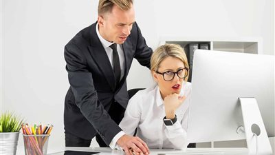 إحداهن ضحية طبيبها.. سيدات يروين تجارب قاسية مع التحرش