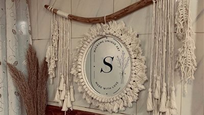 نجاحات في فن الهاند ميد.. سلمى مكرم تضع بصمتها في عالم الديكور بالمرايا المصنوعة يدويًا