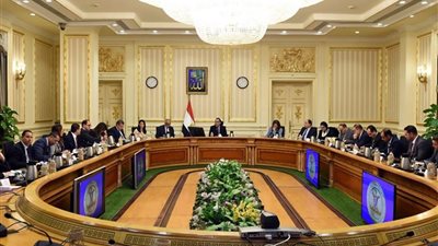 الحكومة تحسم الجدل حول إلغاء إجازة «نص السنة»