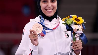 صاحبة برونزية الكاراتيه تحتفل بالعام الجديد على طريقتها الخاصة| صور