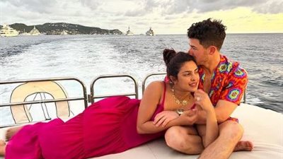 بريانكا تشوبرا تحتفل بالعام الجديد برفقة زوجها في رحلة رومانسية