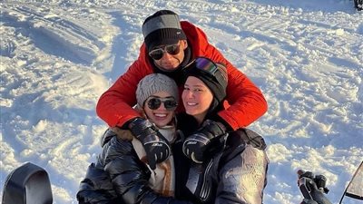 ظهور خاص لزوجة شريف إكرامي ورمضان صبحي وسط الثلوج