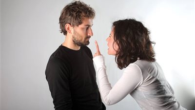 للمتزوجات فقط.. كيف تفرقين بين الرجل الحنون وضعيف الشخصية؟ 