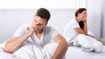 علاقة البرود العاطفي بالطلاق في سنة أولى زواج.. استشاري تكشف الأسباب