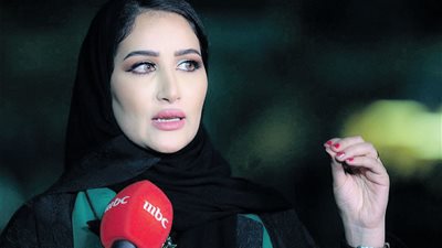 إعلامية شهيرة تكشف تعرضها للتحرش داخل الحرم المكي| فيديو