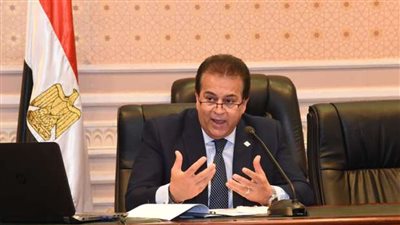 الحكومة تُحذر: أوميكرون المتحور السائد لكورونا في مصر وأعراضه تشبه الإنفلونزا