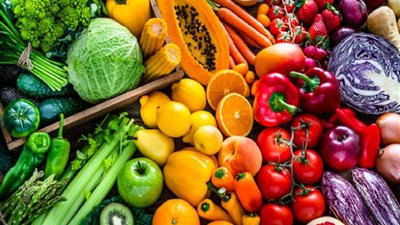 ألوان الطعام تؤثر على وزنك.. بعضها يفتح شهيتك وأخرى تسدها 