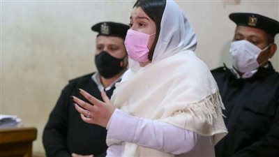 تأجيل محاكمة حنين حسام.. سبب انهيارها في المحكمة