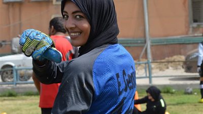 حوار.. «حارسة المرمى» المُلقبة بـ «جنش الترام»: الزمالك سبب حبي للكرة وأسرتي أكبر داعم لي (صور)