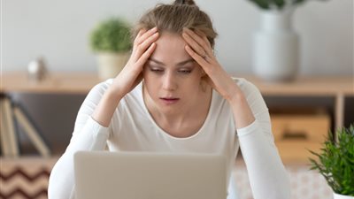 للمصابين بـ«أوميكرون».. 4 أعراض قد تستمر لمدة عام كامل 