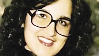 عزيزة جلال تفاجئ جمهورها بظهور مثير مع بوسي شلبي (فيديو)