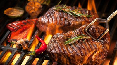 «زي الحاتي».. اعرفي سر تتبيل اللحوم المشوية 