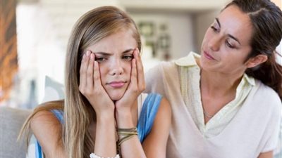 «شاركيها طموحاتها».. كيف تكوني صديقتك ابنتك المراهقة؟