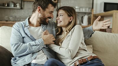 لو جوزك معاكي طوال الوقت.. كيف تتجنبين الخلافات؟