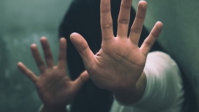 لحظات الرعب والموت.. فاطمة قاومت ذئبًا بشريًّا حاول اغتصابها وأنقذها القدر 