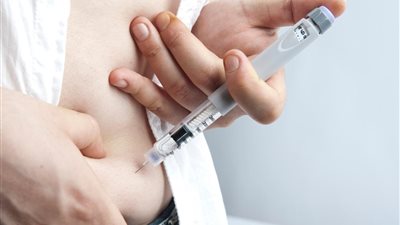 وداعًا لشكشكة الحقن| اختراع شريحة أنسولين توضع داخل الفم.. والنتائج مذهلة